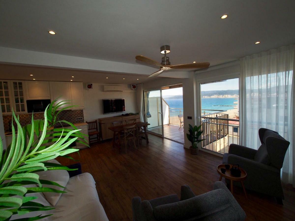 Seafront Apartment In بالاموس المظهر الخارجي الصورة