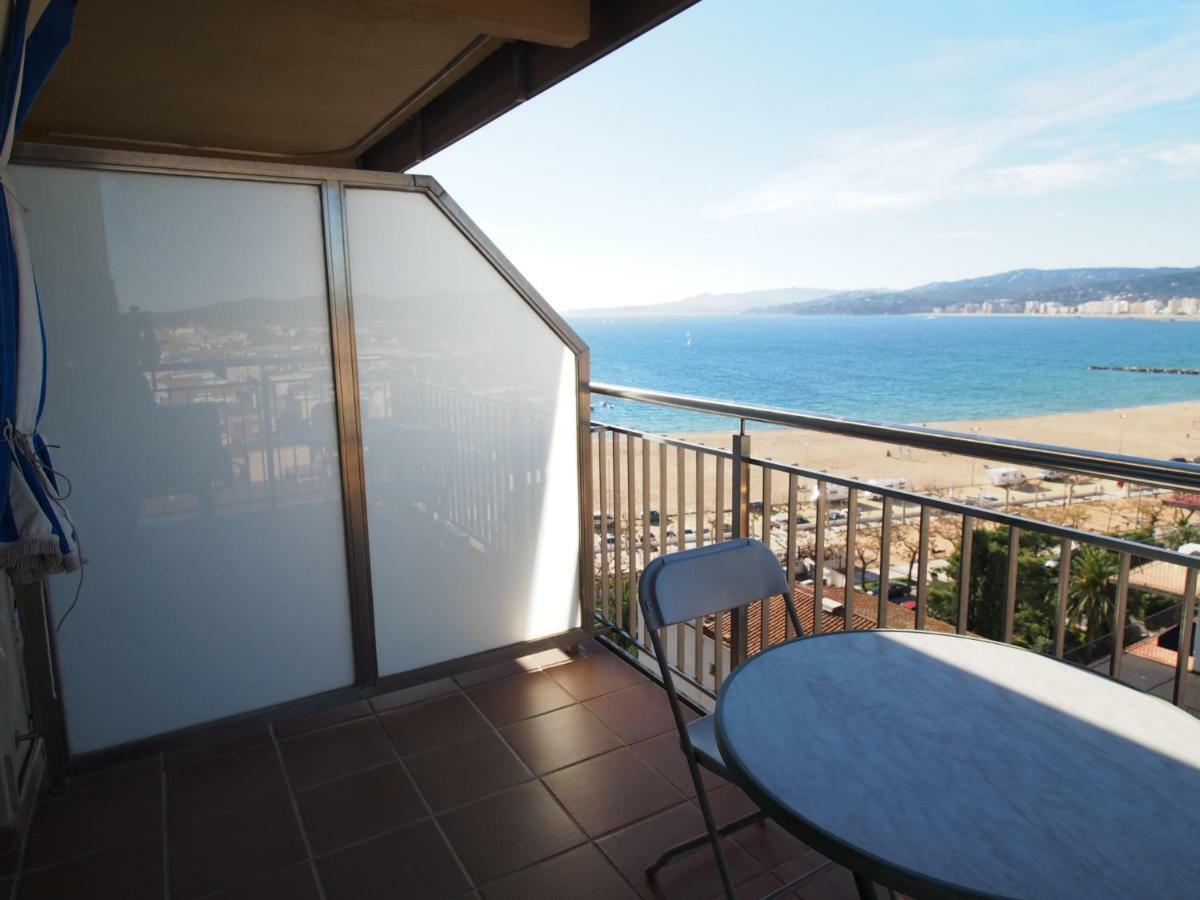 Seafront Apartment In بالاموس المظهر الخارجي الصورة