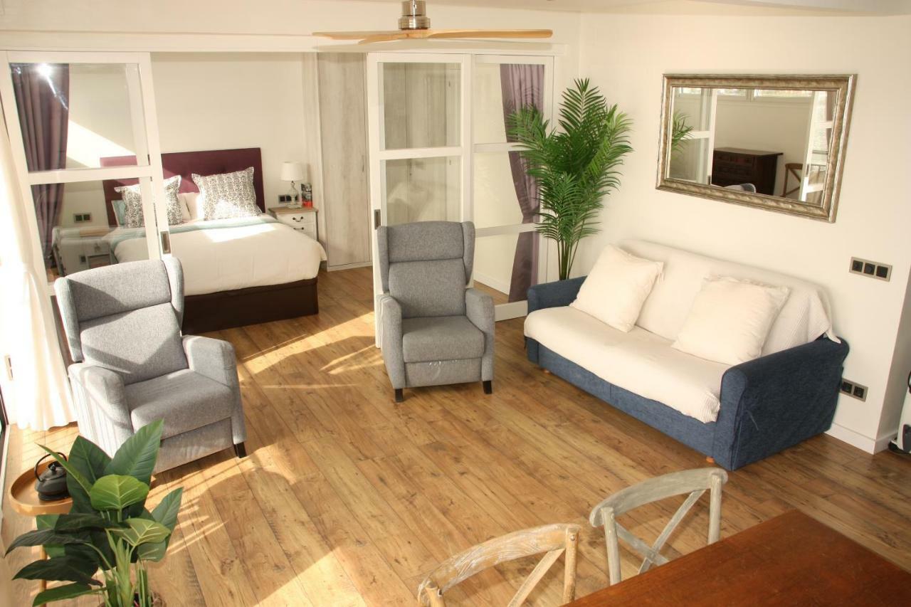 Seafront Apartment In بالاموس المظهر الخارجي الصورة