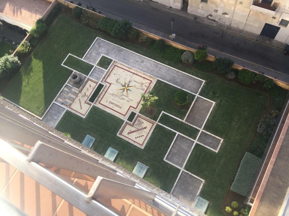 Seafront Apartment In بالاموس المظهر الخارجي الصورة