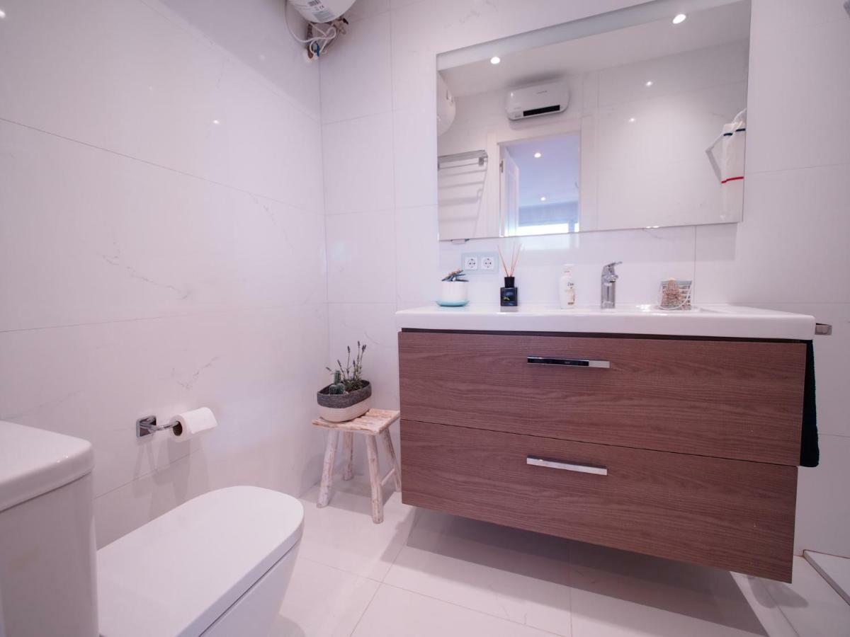 Seafront Apartment In بالاموس المظهر الخارجي الصورة