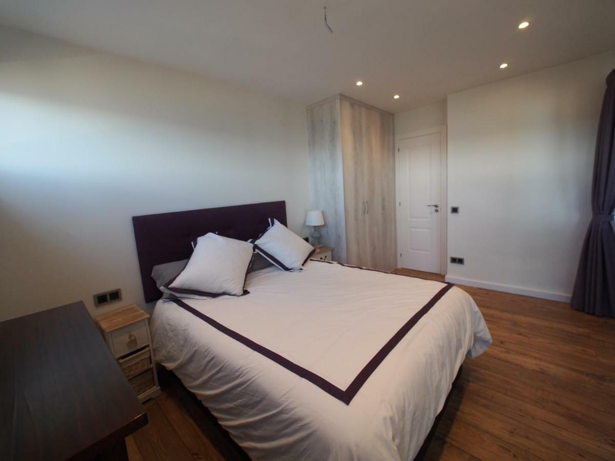 Seafront Apartment In بالاموس المظهر الخارجي الصورة