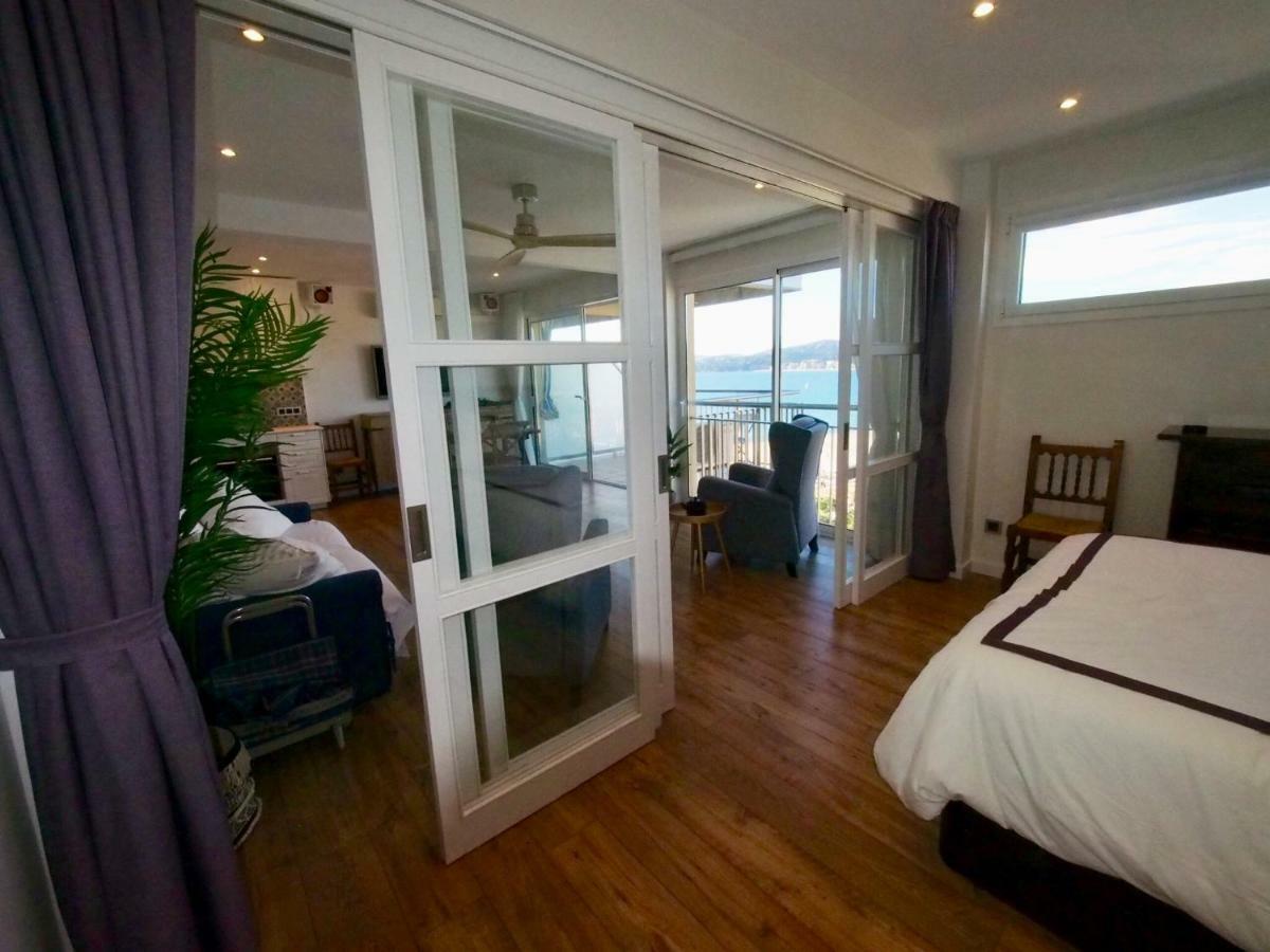 Seafront Apartment In بالاموس المظهر الخارجي الصورة