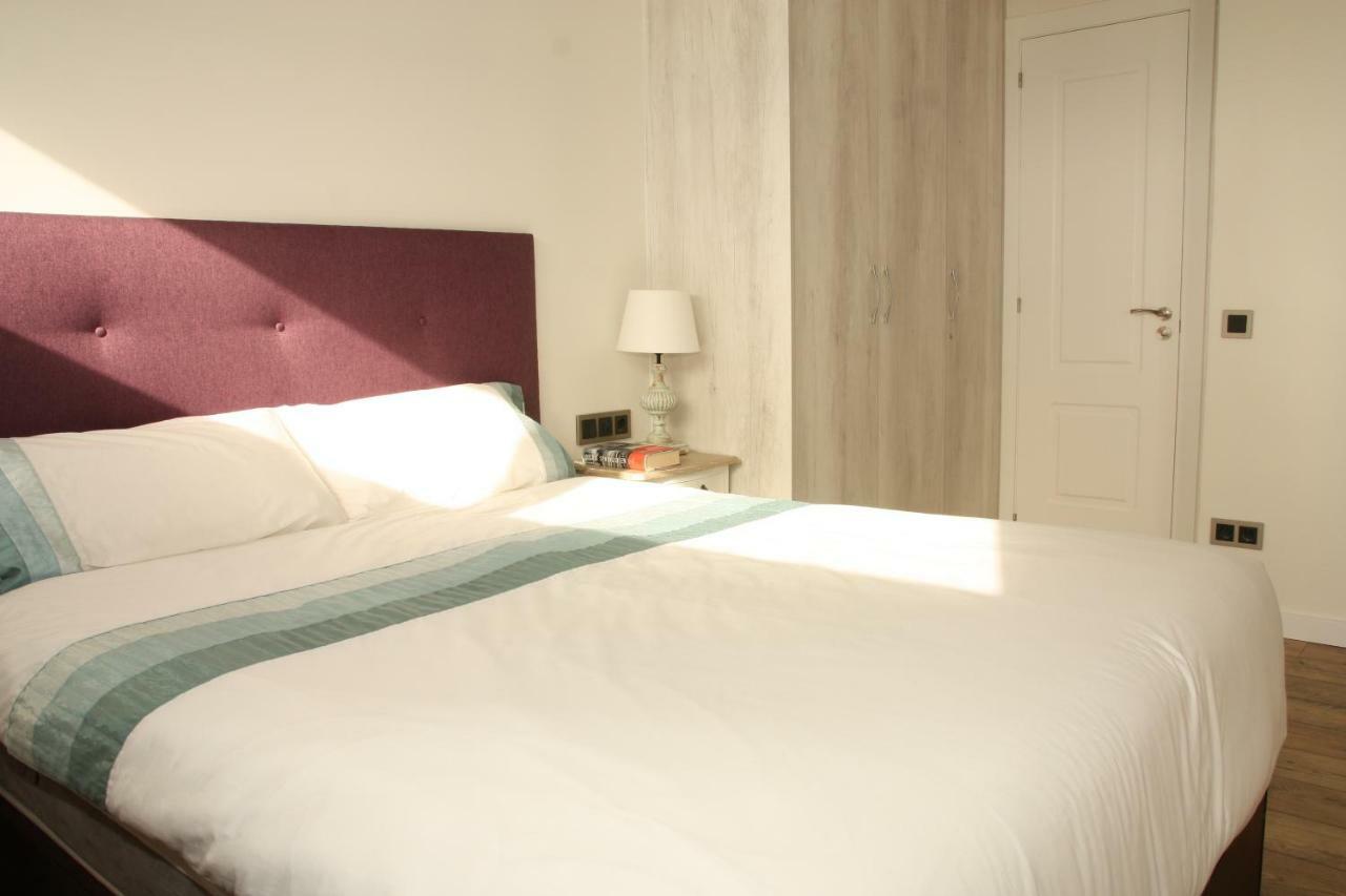 Seafront Apartment In بالاموس المظهر الخارجي الصورة
