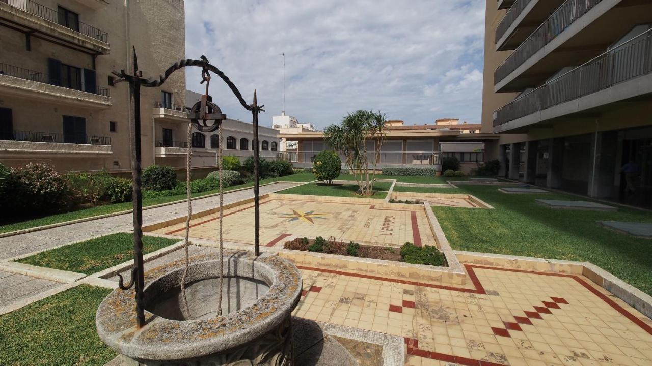 Seafront Apartment In بالاموس المظهر الخارجي الصورة